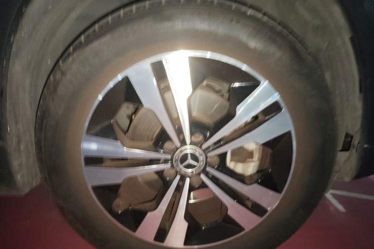 Used Mercedes-Benz GLA 2020 GLA 200 Right Front Wheel Hub