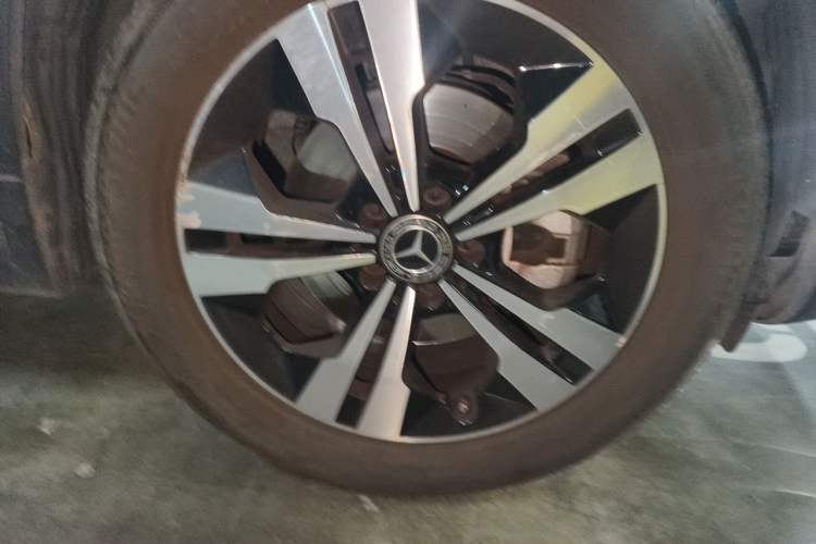Used Mercedes-Benz GLA 2020 GLA 200 Right Front Wheel Hub