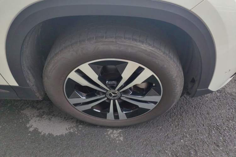 Used Mercedes-Benz GLA 2020 GLA 200 Right Front Wheel Hub