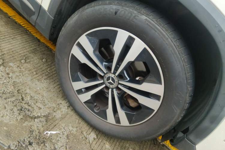 Used Mercedes-Benz GLA 2020 GLA 200 Right Front Wheel Hub