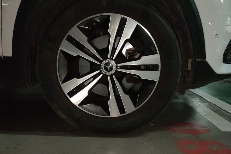 Used Mercedes-Benz GLA 2020 GLA 200 Right Front Wheel Hub