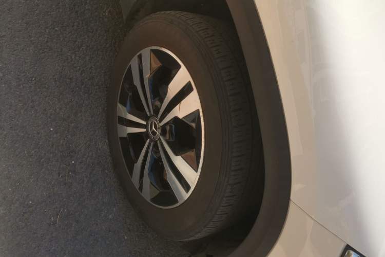 Used Mercedes-Benz GLA 2020 GLA 200 Right Front Wheel Hub