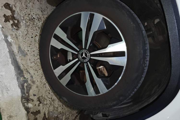 Used Mercedes-Benz GLA 2020 GLA 200 Right Front Wheel Hub