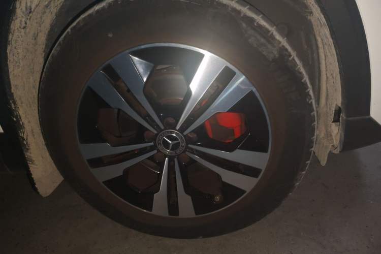 Used Mercedes-Benz GLA 2020 GLA 200 Right Front Wheel Hub