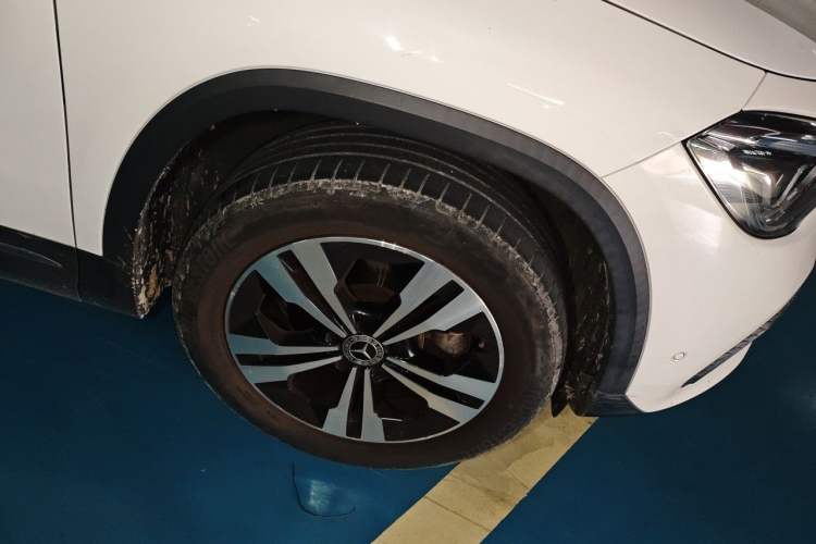 Used Mercedes-Benz GLA 2020 GLA 200 Right Front Wheel Hub