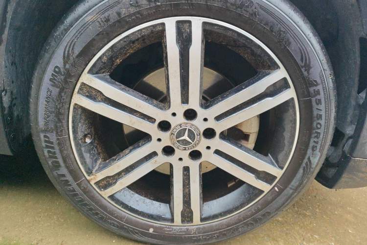 Used Mercedes-Benz GLA 2020 GLA 200 4MATIC Right Front Wheel Hub