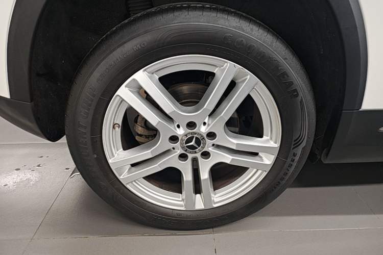 Used Mercedes-Benz GLA 2020 GLA 180 Right Rear Wheel Hub
