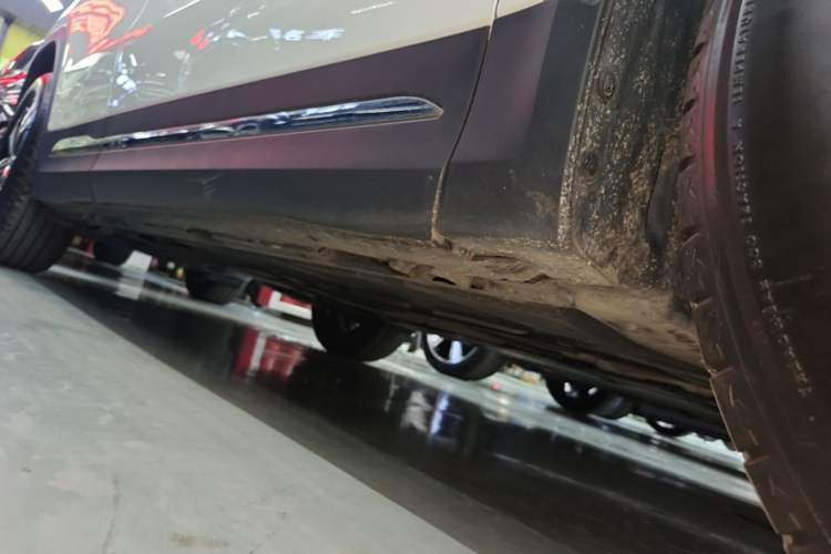 Used Mercedes-Benz GLA 2020 GLA 200 Right Side Sill