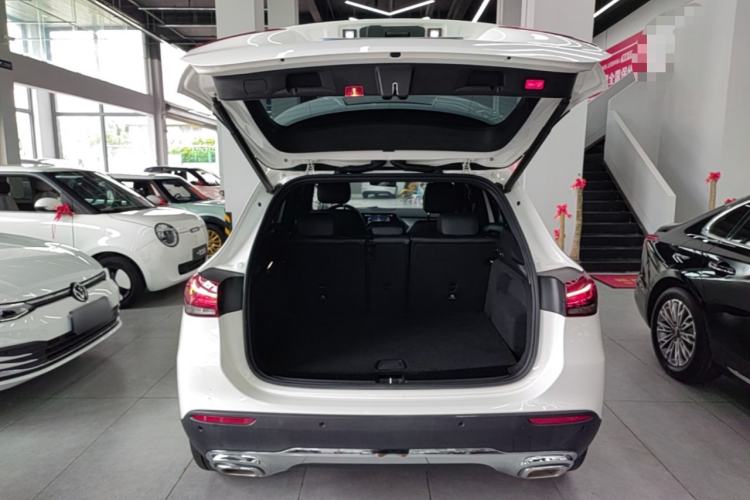 Used Mercedes-Benz GLA 2020 GLA 180 Trunk