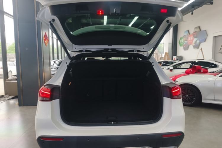 Used Mercedes-Benz GLA 2020 GLA 180 Trunk
