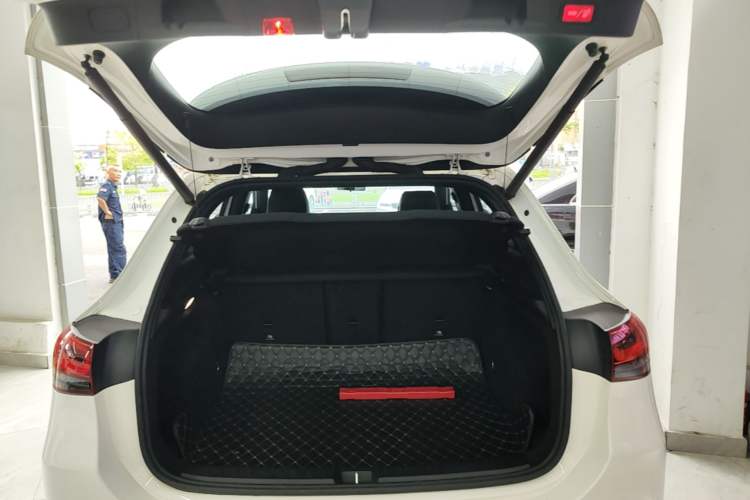 Used Mercedes-Benz GLA 2020 GLA 200 Trunk
