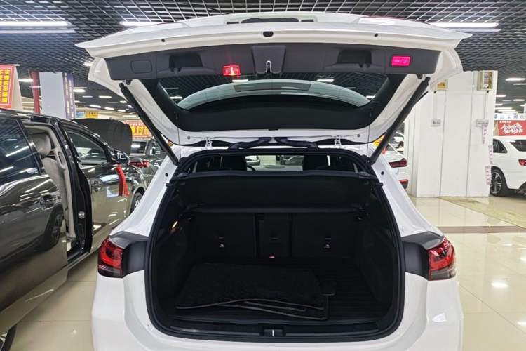 Used Mercedes-Benz GLA 2020 GLA 180 Trunk