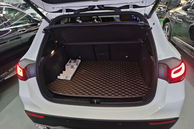 Used Mercedes-Benz GLA 2020 GLA 200 Trunk
