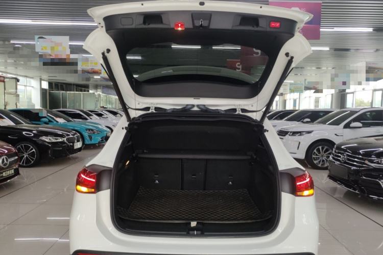 Used Mercedes-Benz GLA 2020 GLA 180 Trunk