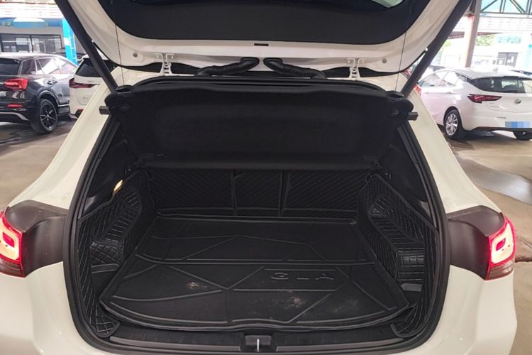 Used Mercedes-Benz GLA 2020 GLA 200 Trunk