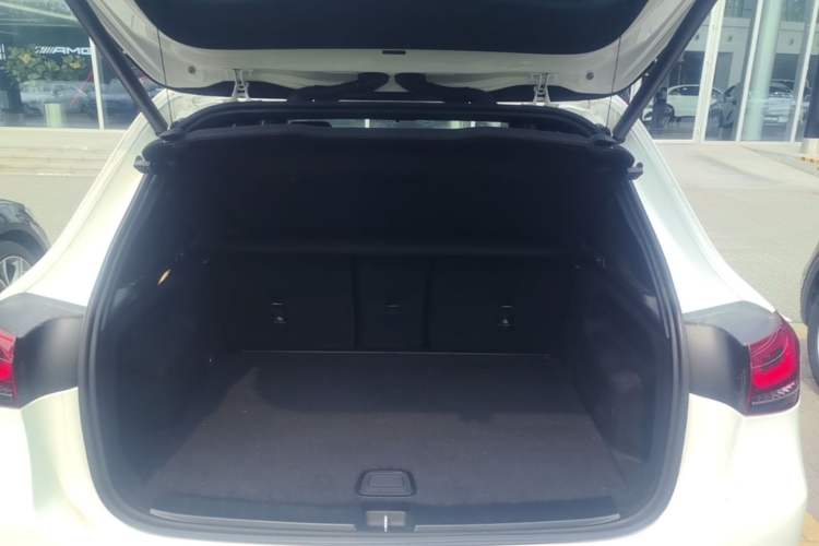 Used Mercedes-Benz GLA 2020 GLA 200 Trunk