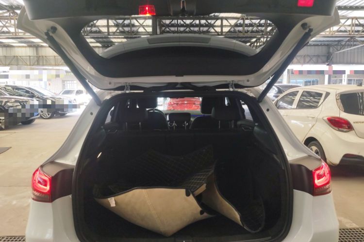 Used Mercedes-Benz GLA 2020 GLA 200 Trunk
