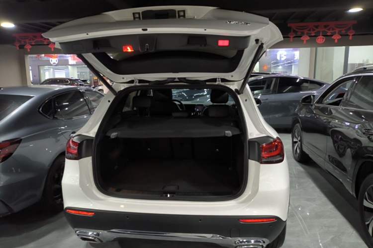 Used Mercedes-Benz GLA 2020 GLA 200 Trunk