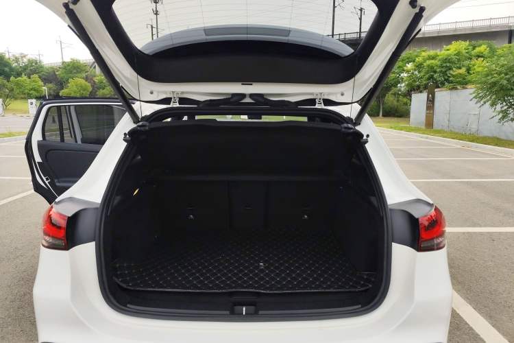 Used Mercedes-Benz GLA 2020 GLA 200 Trunk