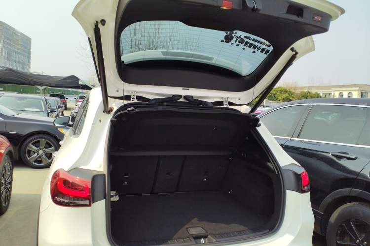 Used Mercedes-Benz GLA 2020 GLA 200 Trunk