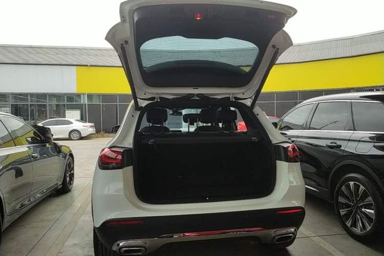 Used Mercedes-Benz GLA 2020 GLA 200 Trunk