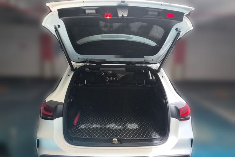 Used Mercedes-Benz GLA 2020 GLA 200 4MATIC Trunk