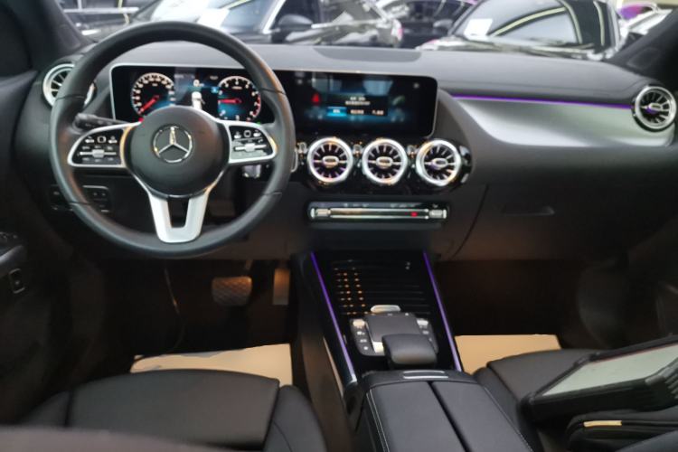 Used Mercedes-Benz GLA 2020 GLA 200 Center Console