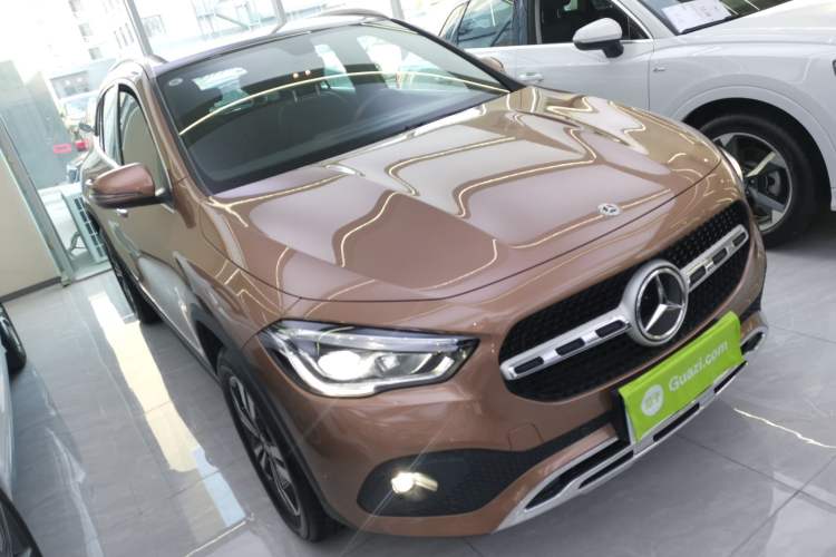 Used Mercedes-Benz GLA 2020 GLA 200 Front Right 45 Deg