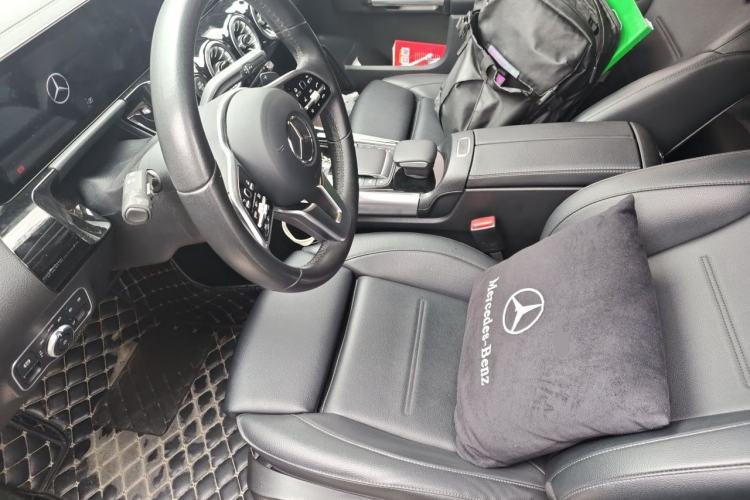 Used Mercedes-Benz GLA 2022 Second Facelift GLA 200 Driver Seat