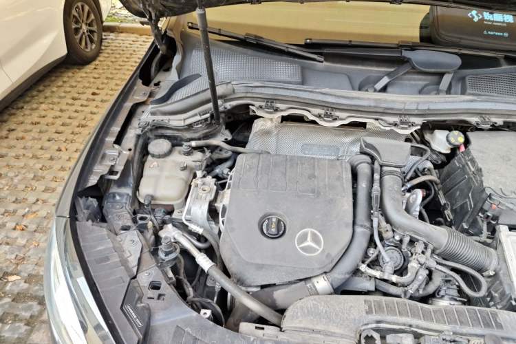 Used Mercedes-Benz GLA 2022 Second Facelift GLA 200 Engine Bay Right