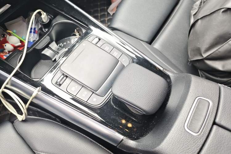 Used Mercedes-Benz GLA 2022 Second Facelift GLA 200 Gear Lever