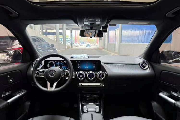 Used Mercedes-Benz GLA 2022 GLA 220 Interior 1