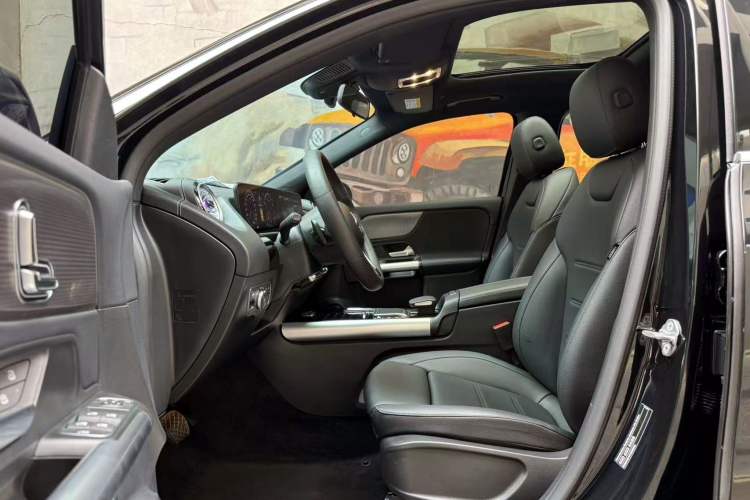 Used Mercedes-Benz GLA 2022 GLA 220 Interior 5