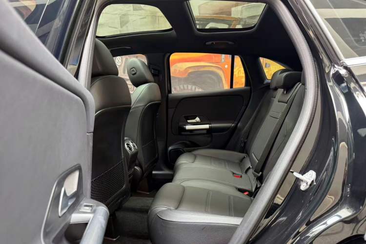 Used Mercedes-Benz GLA 2022 GLA 220 Interior 6
