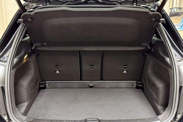 Used Mercedes-Benz GLA 2022 GLA 220 Interior 7