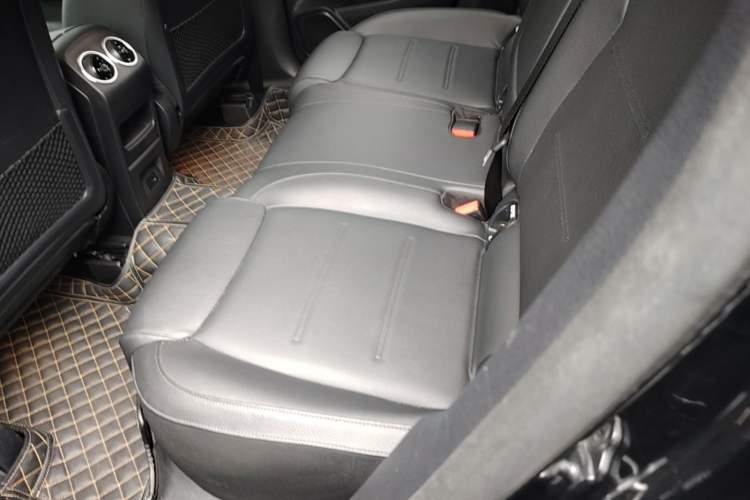 Used Mercedes-Benz GLA 2022 Facelifted GLA 200 Left Rear Seat