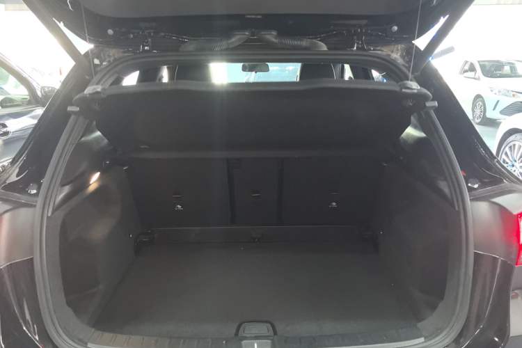 Used Mercedes-Benz GLA 2022 Facelifted GLA 200 Trunk