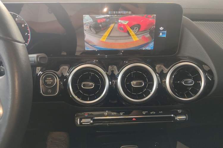Used Mercedes-Benz GLA 2022 Second Facelift GLA 200 Audio And AC Panel