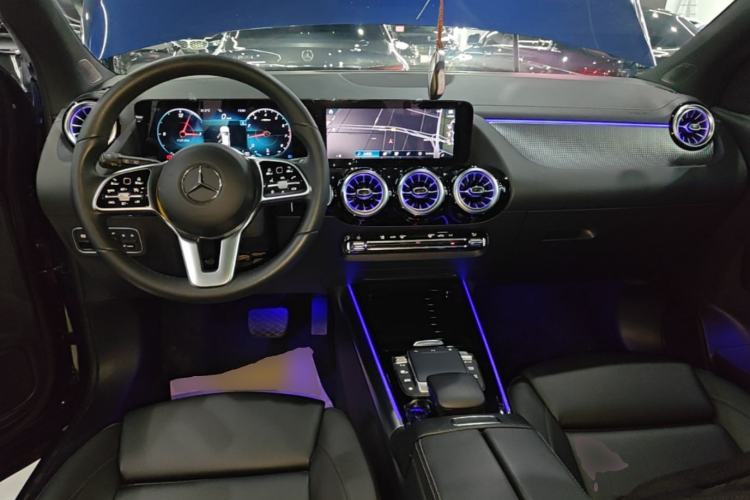Used Mercedes-Benz GLA 2022 Facelifted GLA 200 Center Console