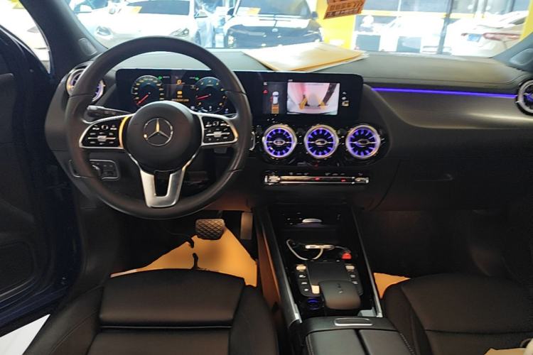 Used Mercedes-Benz GLA 2022 GLA 220 Center Console