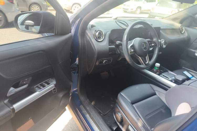 Used Mercedes-Benz GLA 2022 GLA 200 Driver Seat