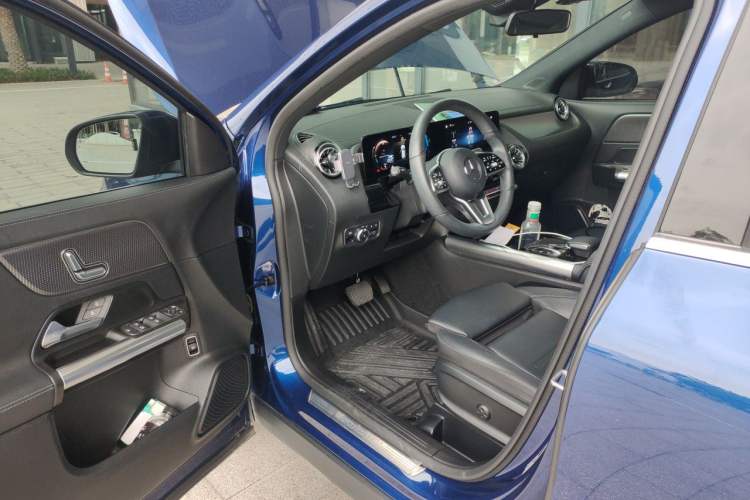 Used Mercedes-Benz GLA 2022 Facelifted GLA 200 Driver Seat