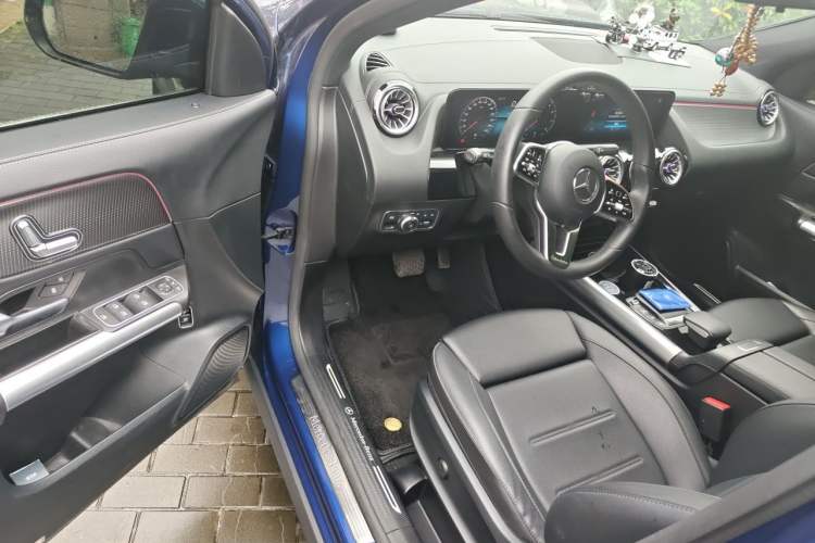 Used Mercedes-Benz GLA 2022 Facelifted GLA 200 Driver Seat