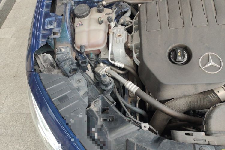 Used Mercedes-Benz GLA 2022 Facelifted GLA 200 Engine Bay Right
