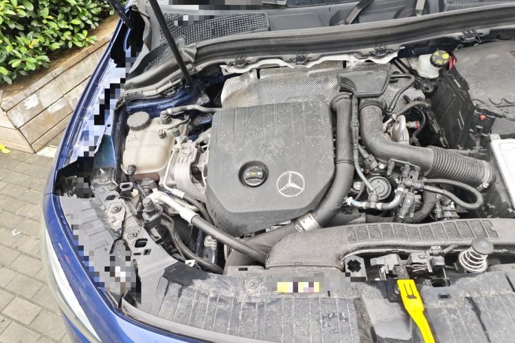 Used Mercedes-Benz GLA 2022 Facelifted GLA 200 Engine Bay Right