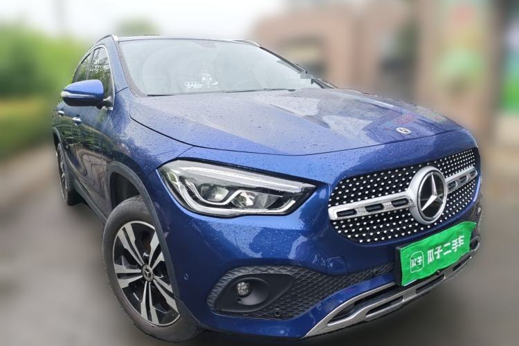 Used Mercedes-Benz GLA 2022 Facelifted GLA 200 Front Right 45 Deg