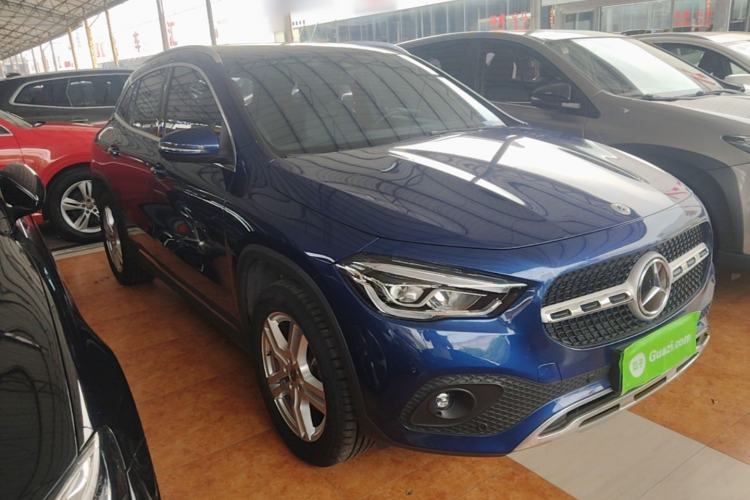 Used Mercedes-Benz GLA 2022 Second Facelift GLA 200 Front Right 45 Deg