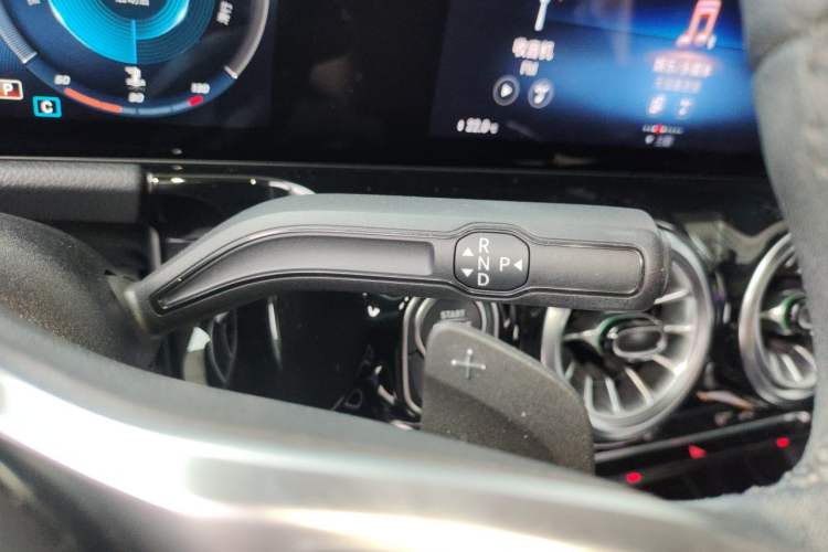 Used Mercedes-Benz GLA 2022 Facelifted GLA 200 Gear Lever