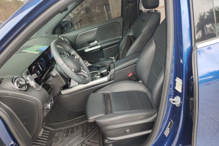 Used Mercedes-Benz GLA 2022 Facelifted GLA 200 Left Front Seat