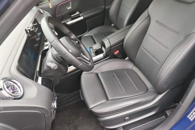 Used Mercedes-Benz GLA 2022 Facelifted GLA 200 Left Front Seat